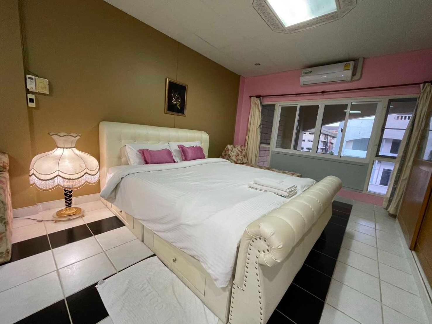 Anna Residence Jomtien Beach Exteriör bild